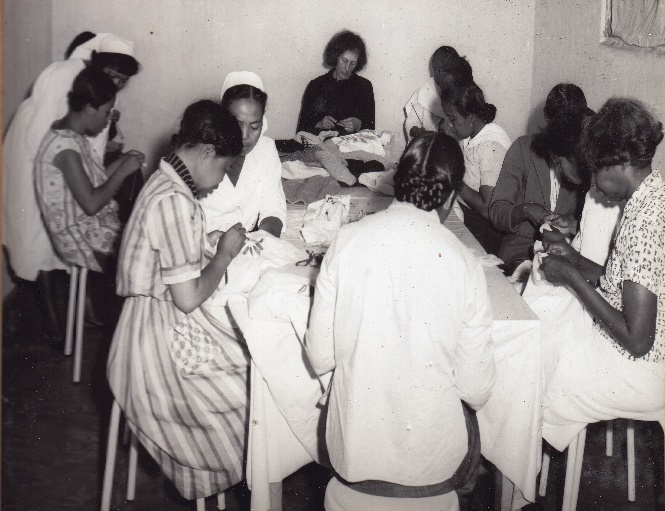 Équipe médicale avec matériel de haute technologie